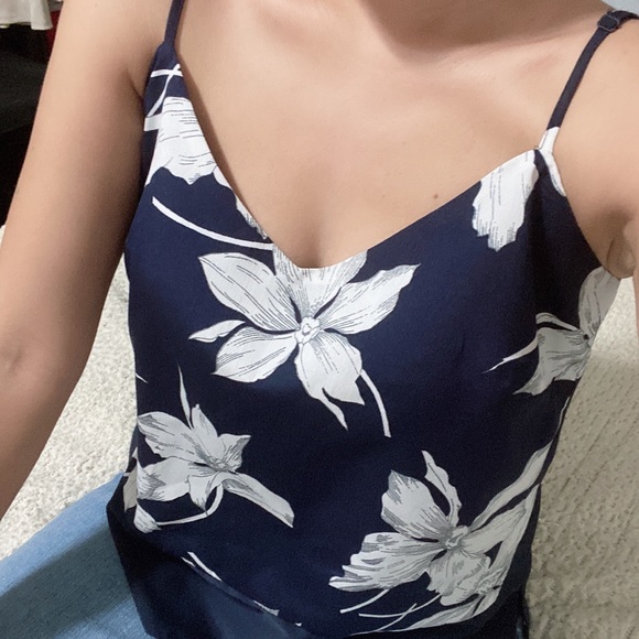 Banana republic floral cami - Picture 2 of 3